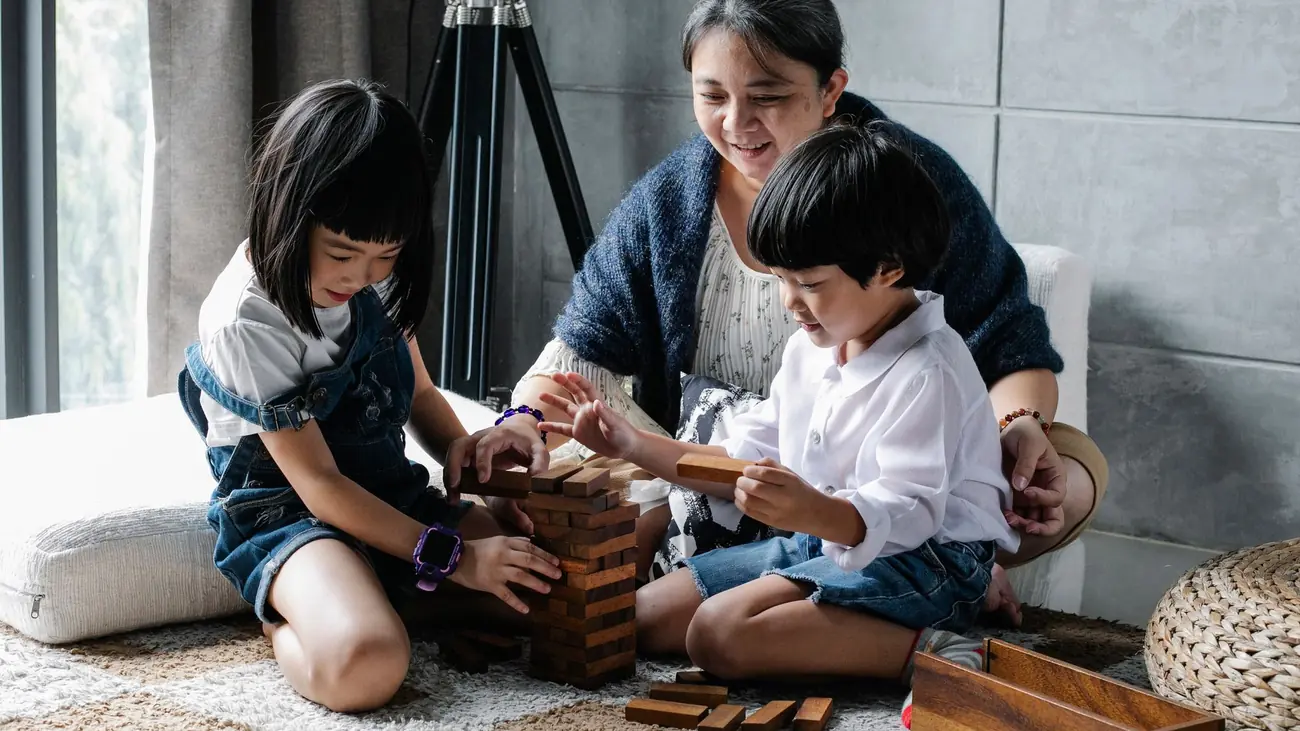 Why Simple Card and Memory Games Are Great for Early Learners